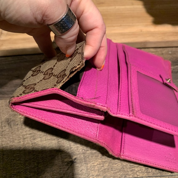 Rehab needed Gucci wallet - Picture 8 of 16